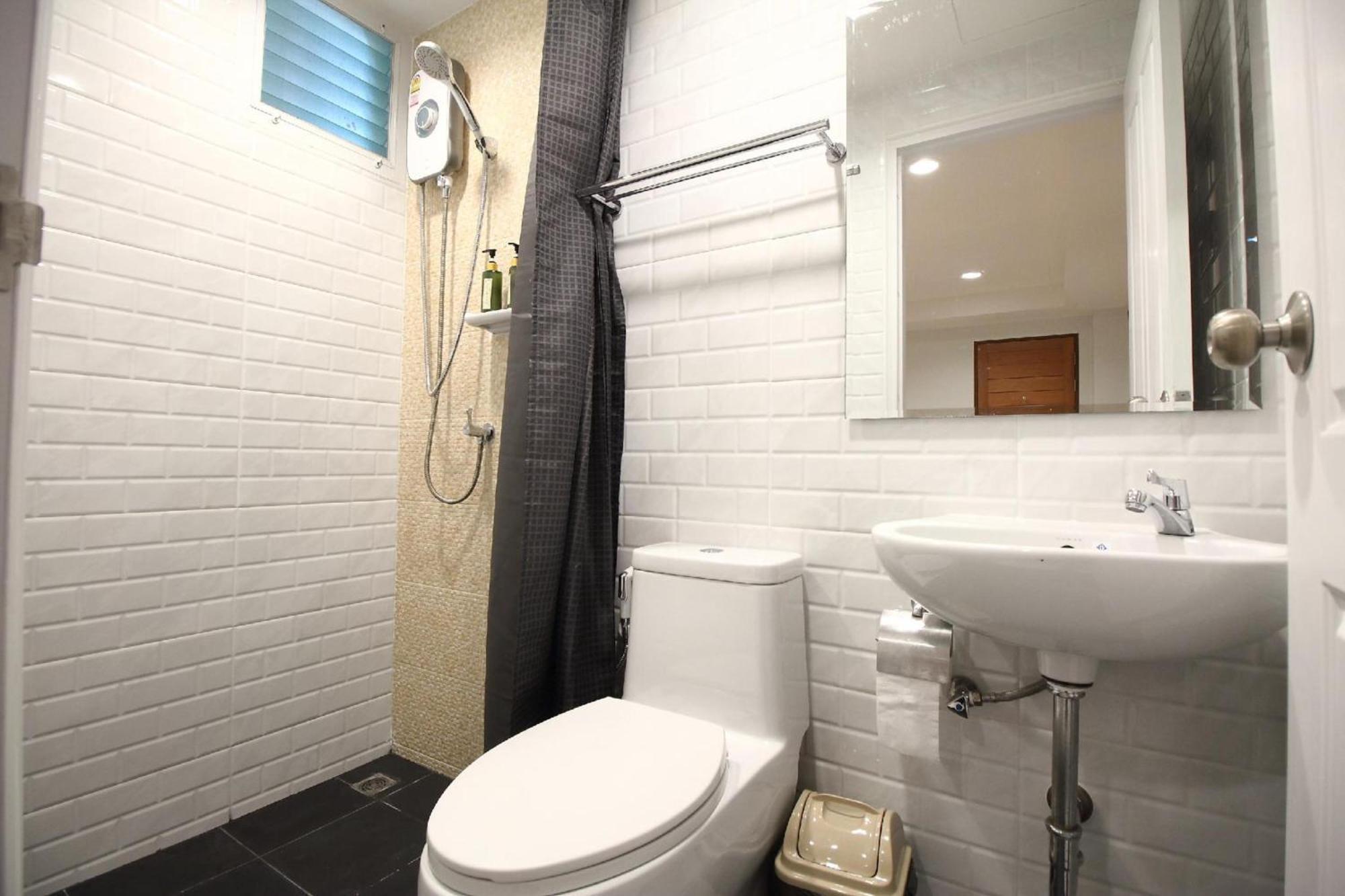 Super Oyo 483 Pannee Hotel Khaosan Bangkok Luaran gambar